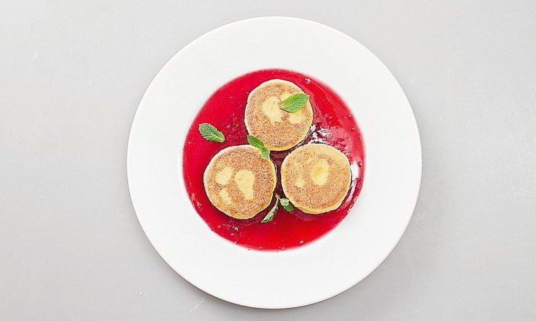 Рецепт сырников с кукурузной мукой и вареньем