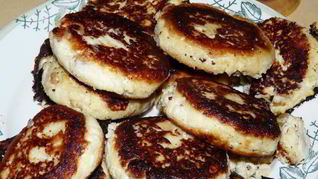 Сырники с курагой и изюмом