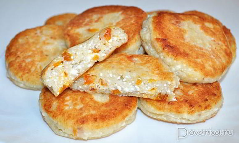 Рецепт сырников с курагой и орехами