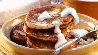 Сырники с курагой в духовке — вкусное и полезное блюдо