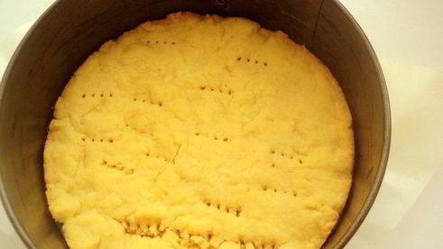 творожник с абрикосами и вишней