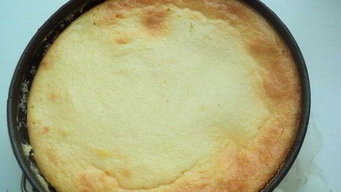 творожник с абрикосами и вишней