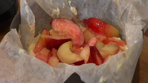 творожник с персиками