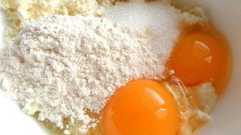 творожники с сухофруктами