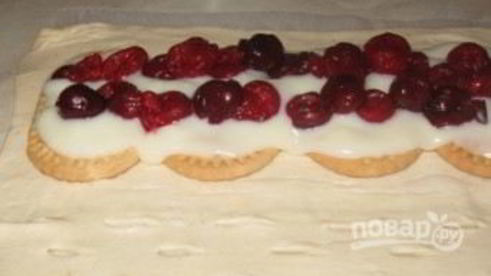 слоеное бездрожжевое тесто с вишней