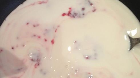 йогуртовый малиновый торт