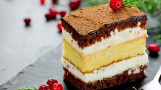 Многослойный торт с творожным сыром