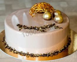 Муссовый торт с зеркальной глазурью и яблочным конфи