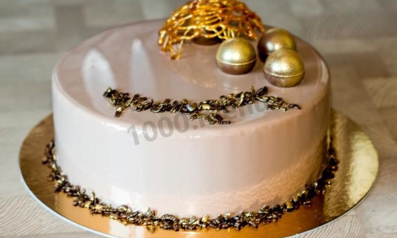 Рецепт муссового торта с зеркальной глазурью и яблочным конфи