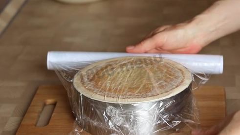 муссовый торт с зеркальной глазурью и яблочным конфи