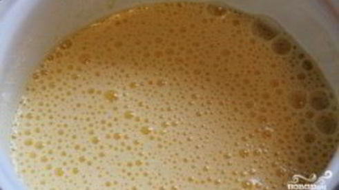 шоколадный торт с фруктами