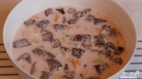 шоколадный торт с фруктами