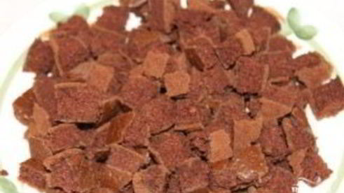 шоколадный торт с фруктами