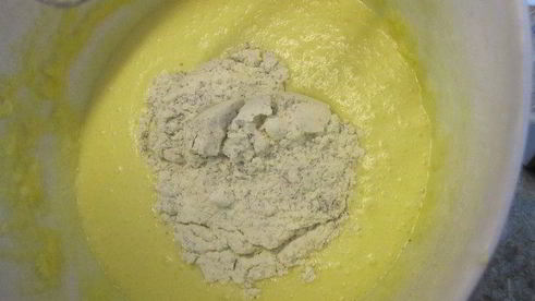 торт клубнично-маковый