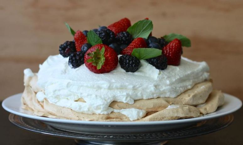 Рецепт торта павлова со смородиной