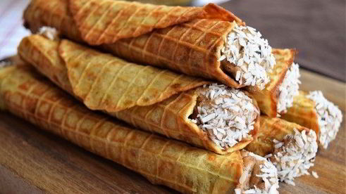 банановые вафли с кремом из фиников и орехов