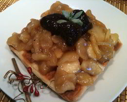 Слоеные вафли с карамельными яблоками