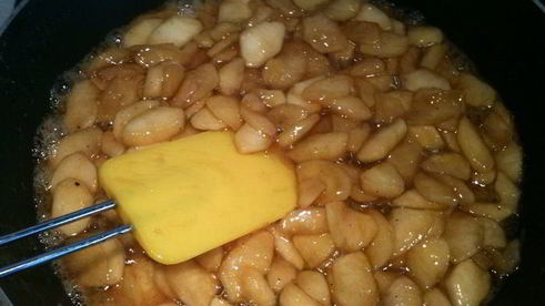 слоеные вафли с карамельными яблоками