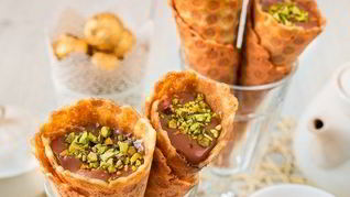 Вафельные трубочки с кремом