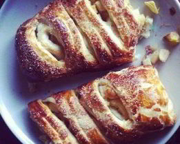 Яблочный рулет