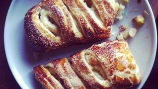 Яблочный рулет