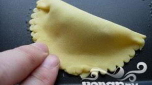 яблочные конвертики с миндалем и изюмом