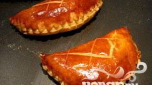 яблочные конвертики с миндалем и изюмом