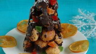 Елочка из профитролей