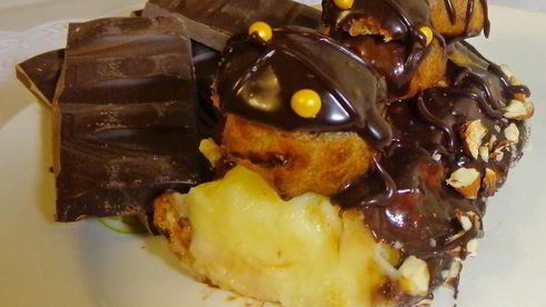 эклер праздничный