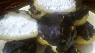 Эклеры с бананово-йогуртовым кремом