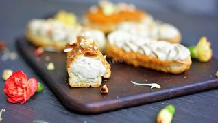 Эклеры с белковым кремом