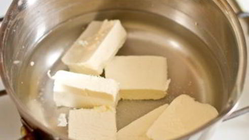 эклеры с креветочным кремом и тартаром из хурмы