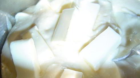 эклеры с заварным творожным кремом и клубникой