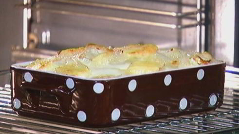 деревенская запеканка с копченой курицей и сыром