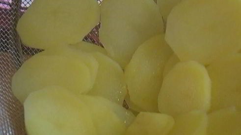 деревенская запеканка с копченой курицей и сыром