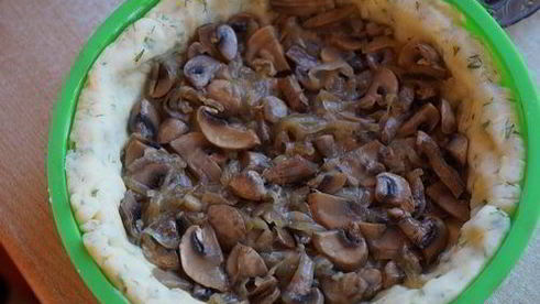 картофельная запеканка с грибами и брокколи