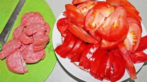 овощная запеканка из кабачков с картофелем и помидорами