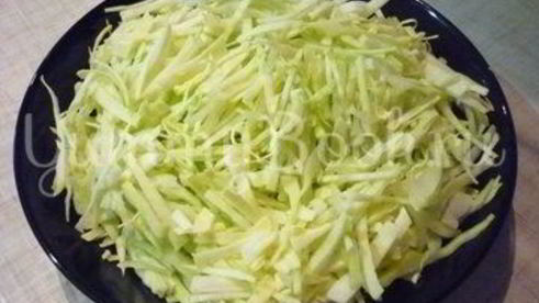 похрустывающая запеканка из капусты с грецким орехом