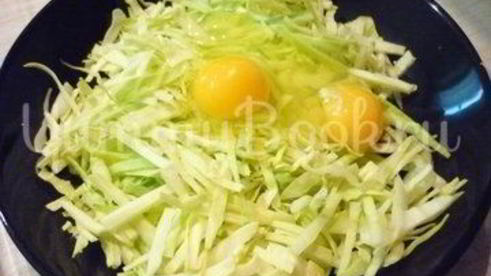 похрустывающая запеканка из капусты с грецким орехом