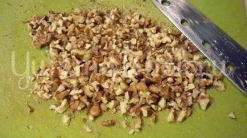 похрустывающая запеканка из капусты с грецким орехом