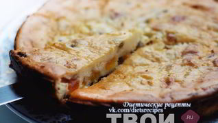 Творожная запеканка с изюмом и курагой