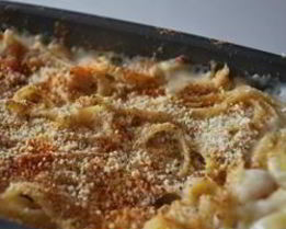 Запеканка из макарон с курицей и соусом Бешамель