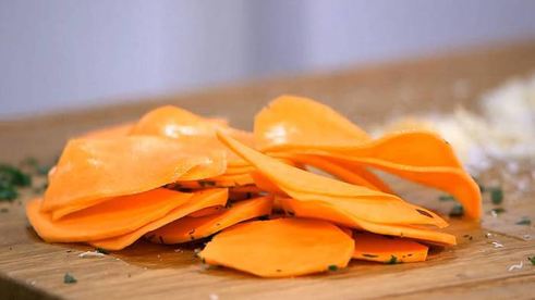 запеканка из рикотты со сладким картофелем и шалфеем