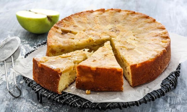 Рецепт запеканки из творога с яблоками и изюмом