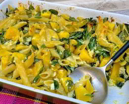 Запеканка с тыквой, пастой и шпинатом