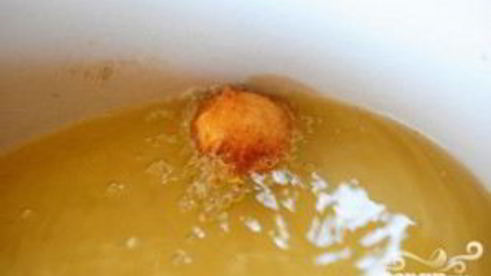 жареные яблоки в тесте