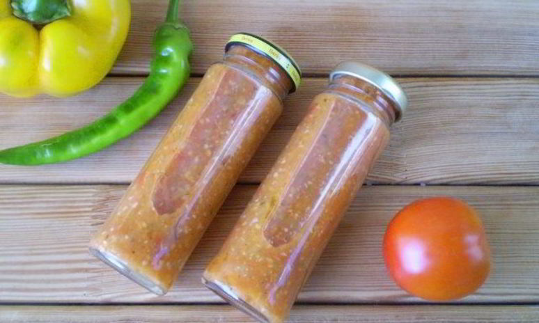 Рецепт аджики из помидоров и перца на зиму