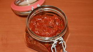 Аджика острая