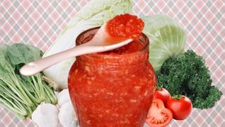 Аджика с хреном и грецкими орехами