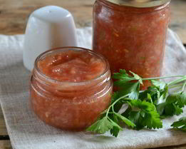 Аджика с хреном сырая